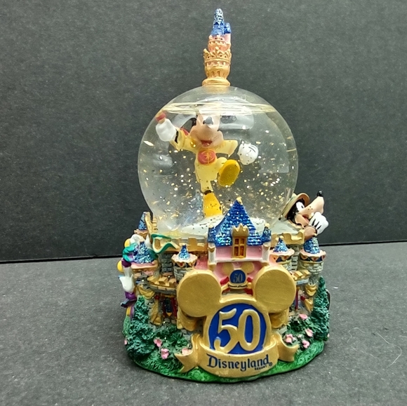 Disney Mickey Mouse & Friends "50th Anniversary Disneyland" 2005 Snow Globe - Picture 3 of 16